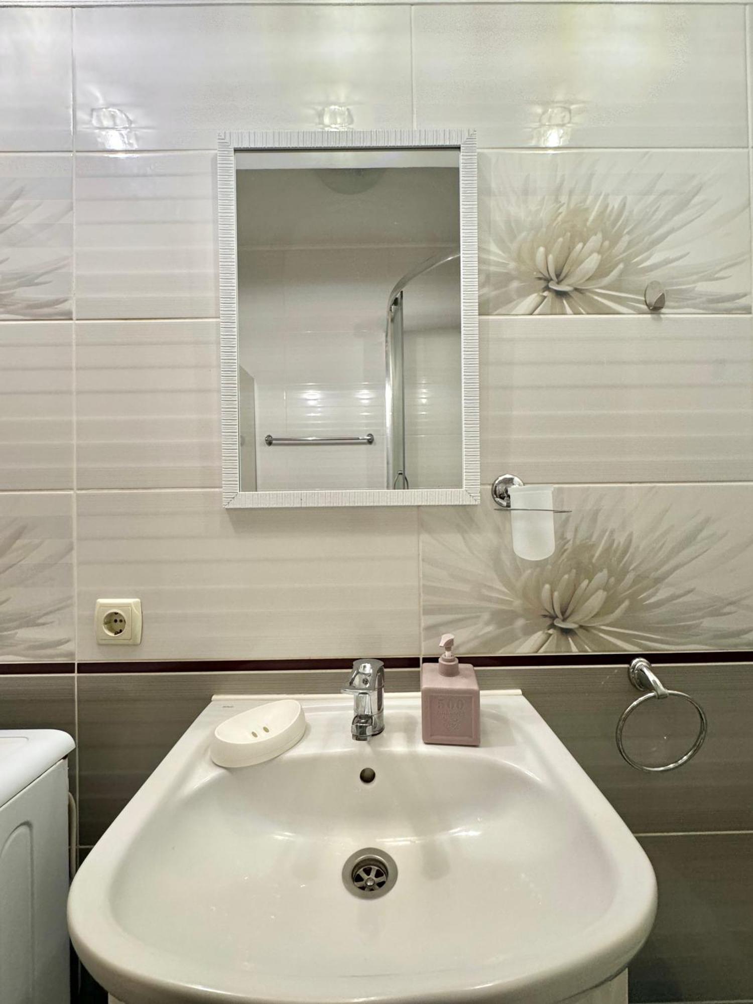 Apartpoltava 100 Квадратних Метрів Затишку В Серці Полтави, Корпусний Парк, Банківський Чек ภายนอก รูปภาพ