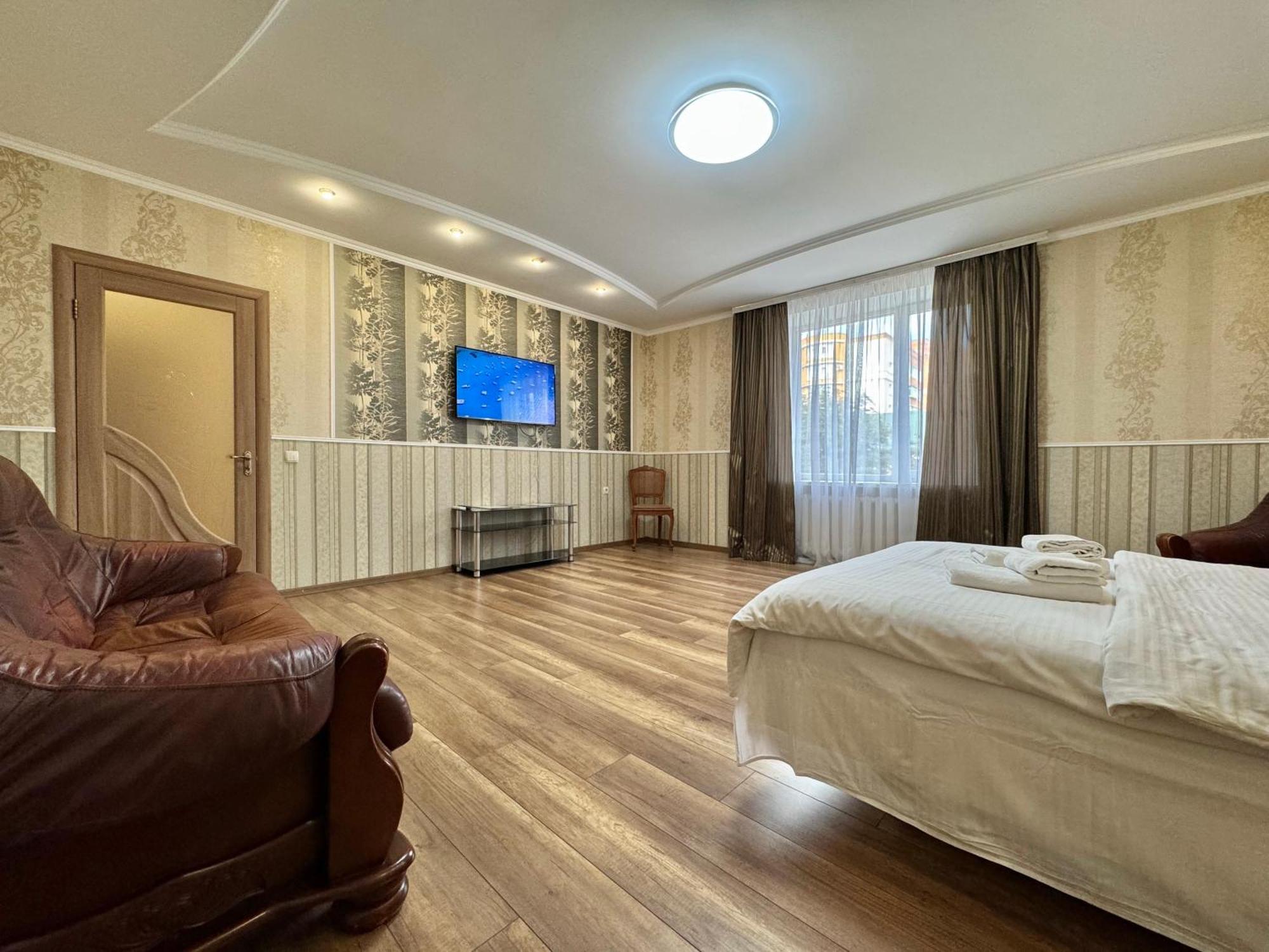 Apartpoltava 100 Квадратних Метрів Затишку В Серці Полтави, Корпусний Парк, Банківський Чек ภายนอก รูปภาพ